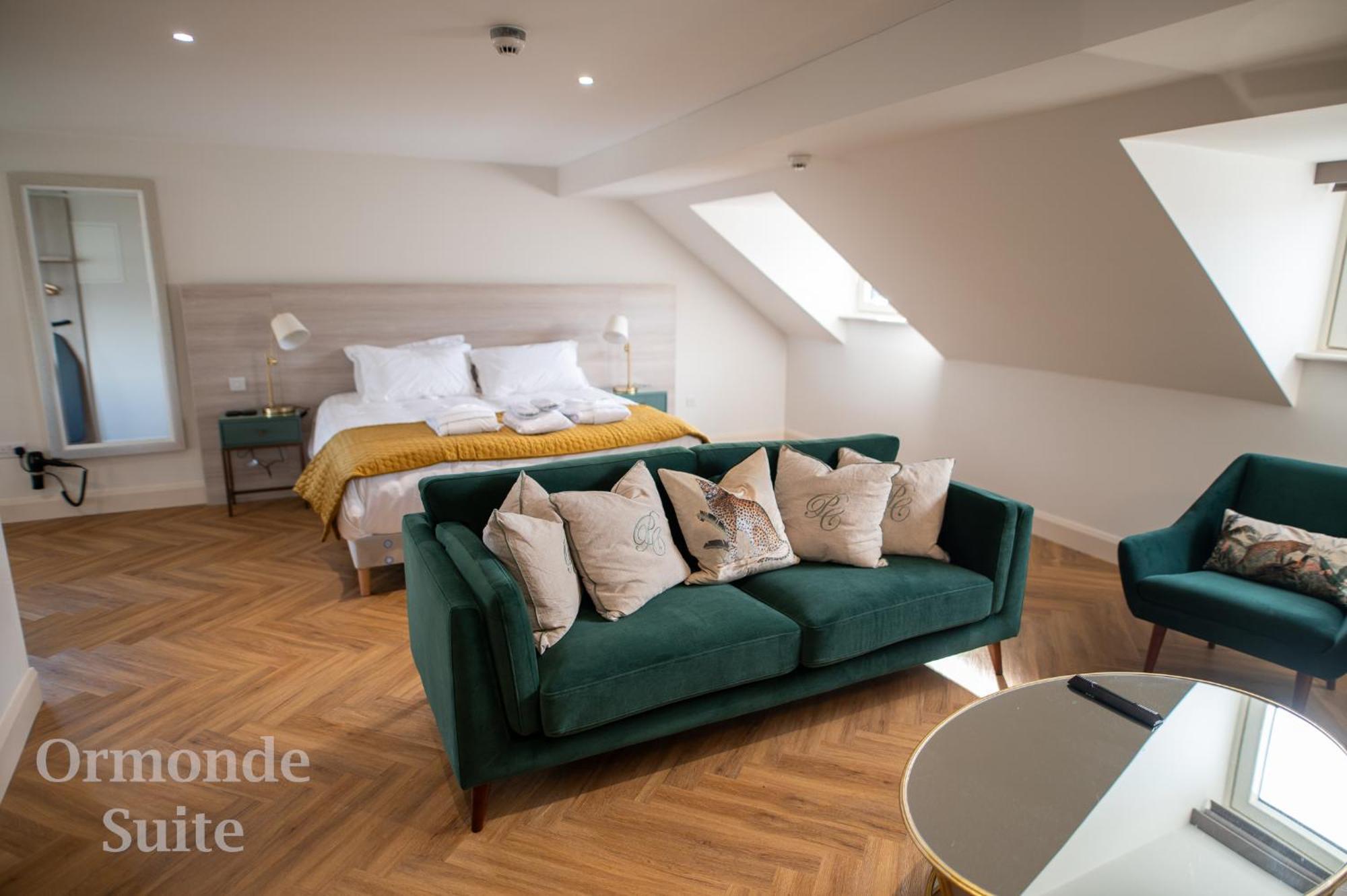 Kilkenny Suites ภายนอก รูปภาพ